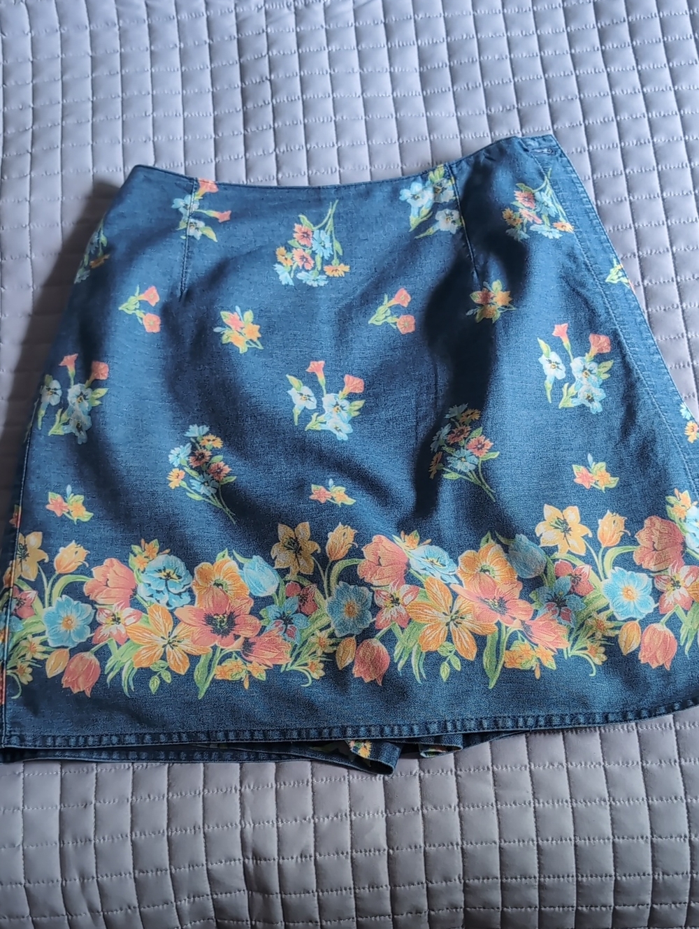 Liz Claiborne Blue Denim Culottes with Floral Border